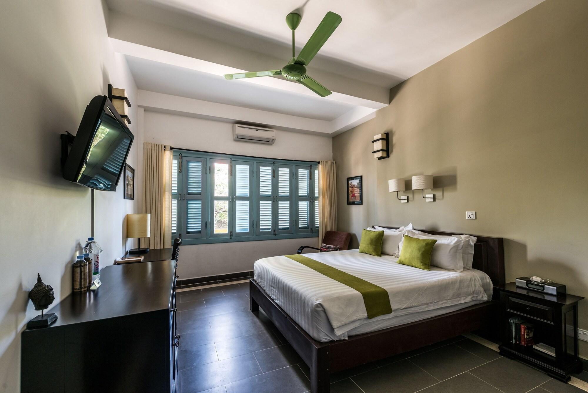 The Columns Otel Kampot Dış mekan fotoğraf