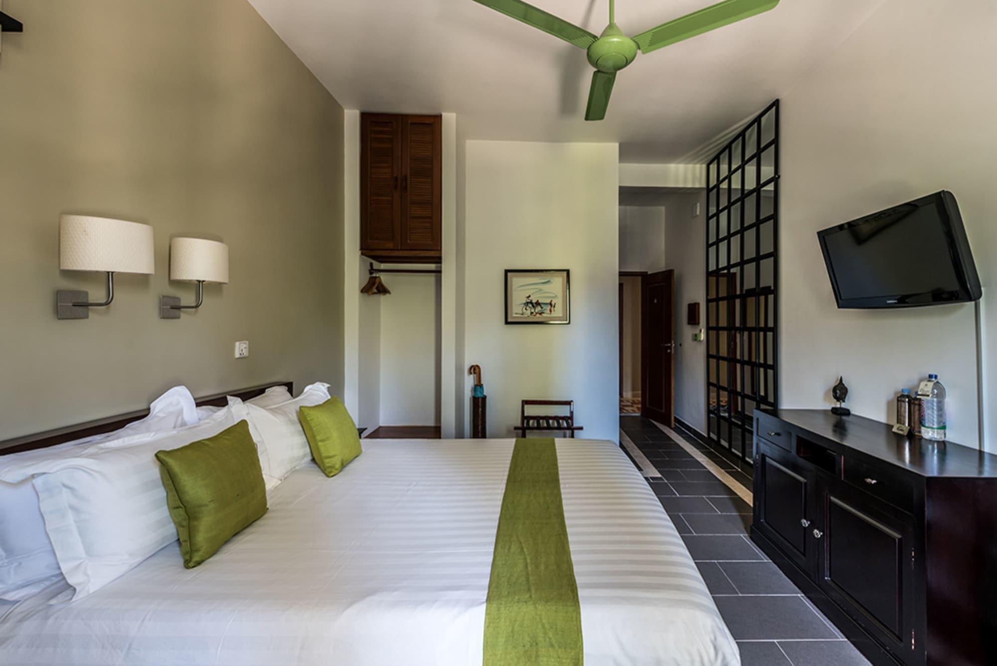 The Columns Otel Kampot Dış mekan fotoğraf